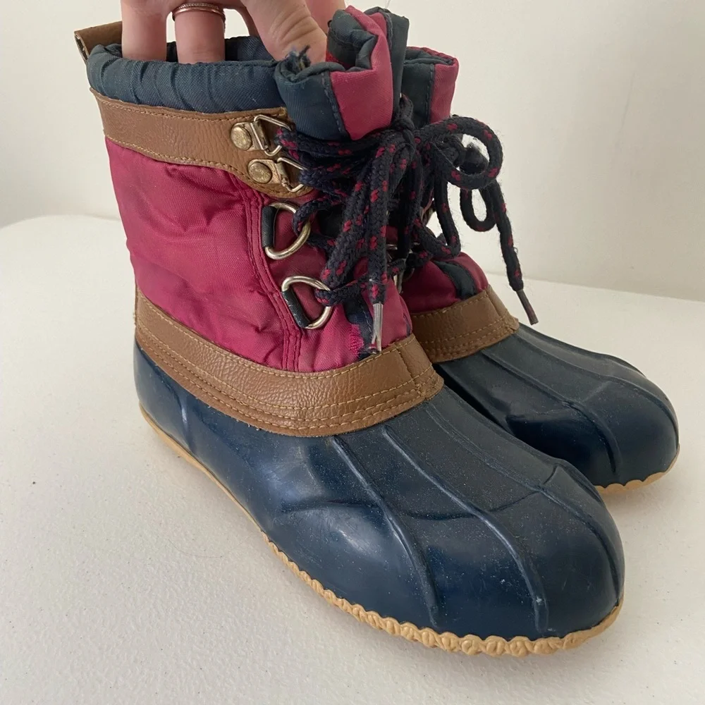 Girl’s Sherpa‎ lined rubber soles lace up boots size 2